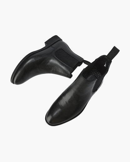 Vintage-Inspired Old Money Chelsea Boots