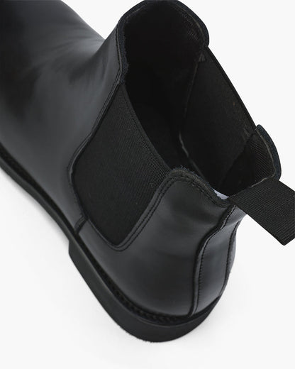 Vintage-Inspired Old Money Chelsea Boots